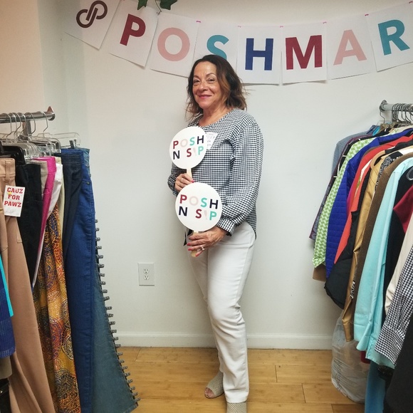 MY FIRST POSH SIP N SHOP NYC🍎 5/18/19 YAY! - Picture 8 of 8